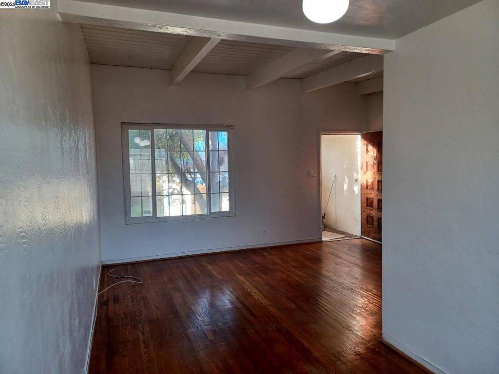 Oakland, CA 94608,Address not disclosed