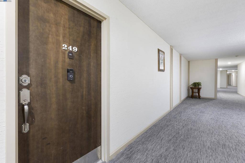 Alameda, CA 94501,2101 Shoreline Dr #249