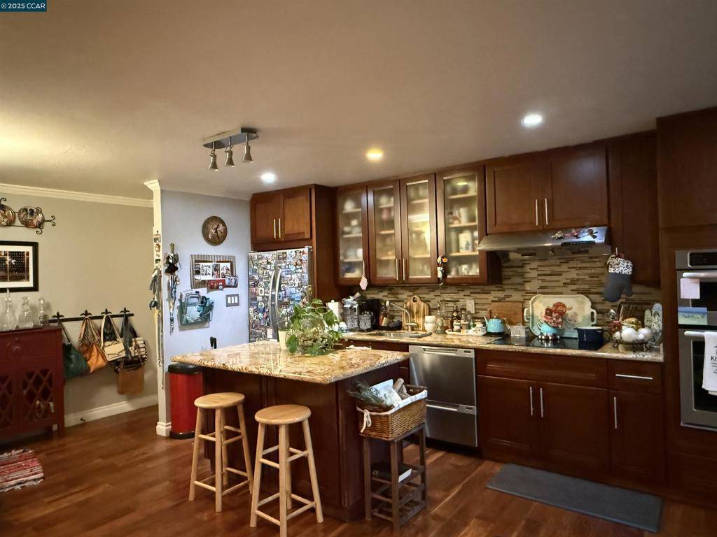 Concord, CA 94518,1036 Oak Grove Rd #105