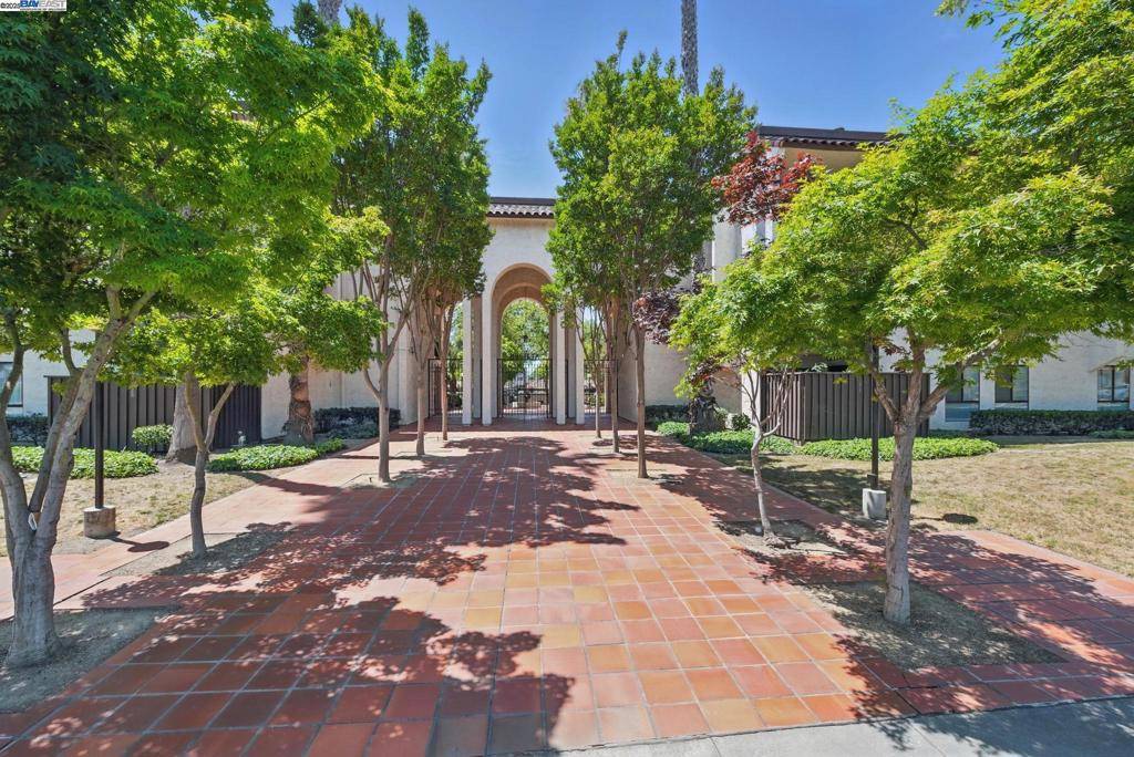 Newark, CA 94560,39931 Cedar Blvd #301