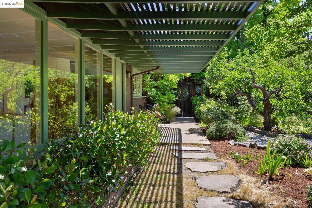 Orinda, CA 94563,41 Tara Rd