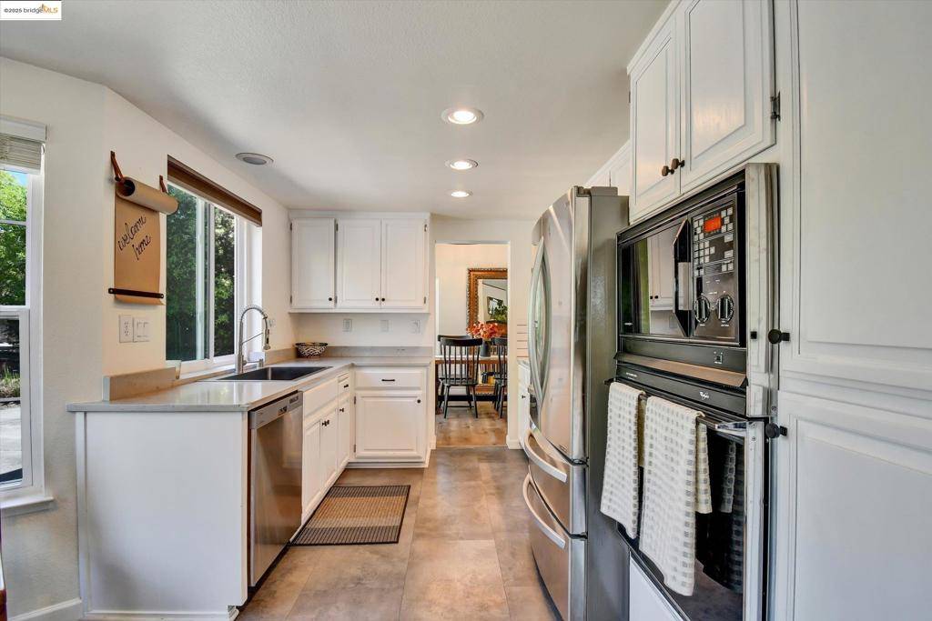 Pinole, CA 94564,2944 Von Doolen Court