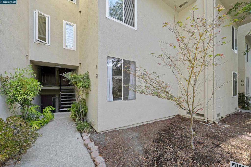 Walnut Creek, CA 94597,2712 Oak Rd #60