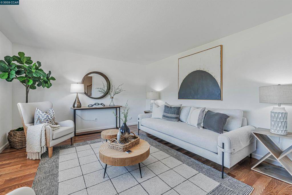 San Ramon, CA 94583,9597 Davona Dr