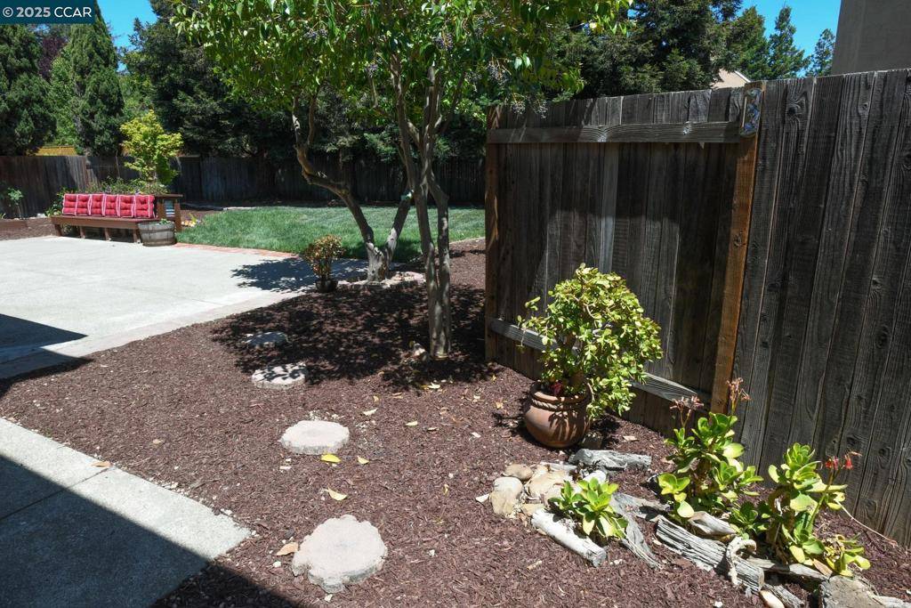 Benicia, CA 94510,555 Willow Ct