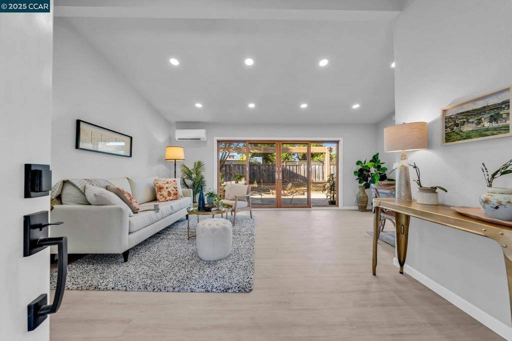San Rafael, CA 94903,803 Hacienda way