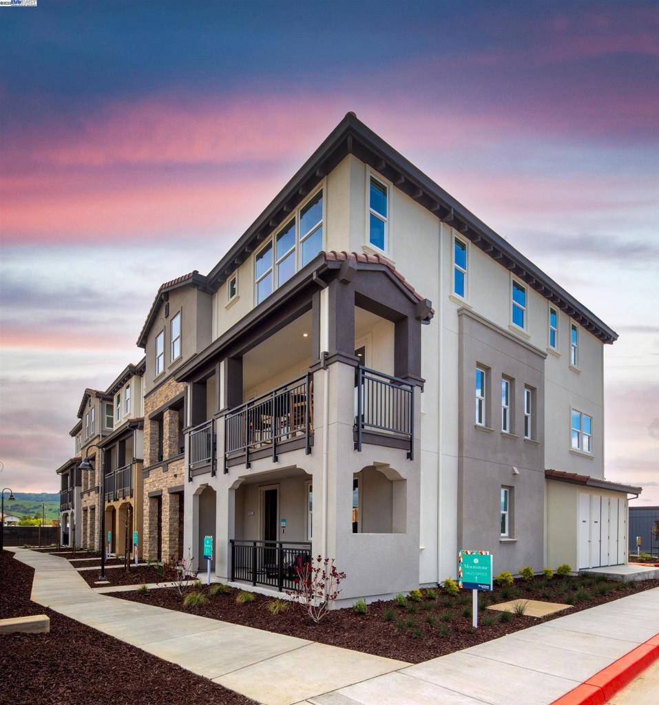 Morgan Hill, CA 95037,902 Loyola Lane #1201