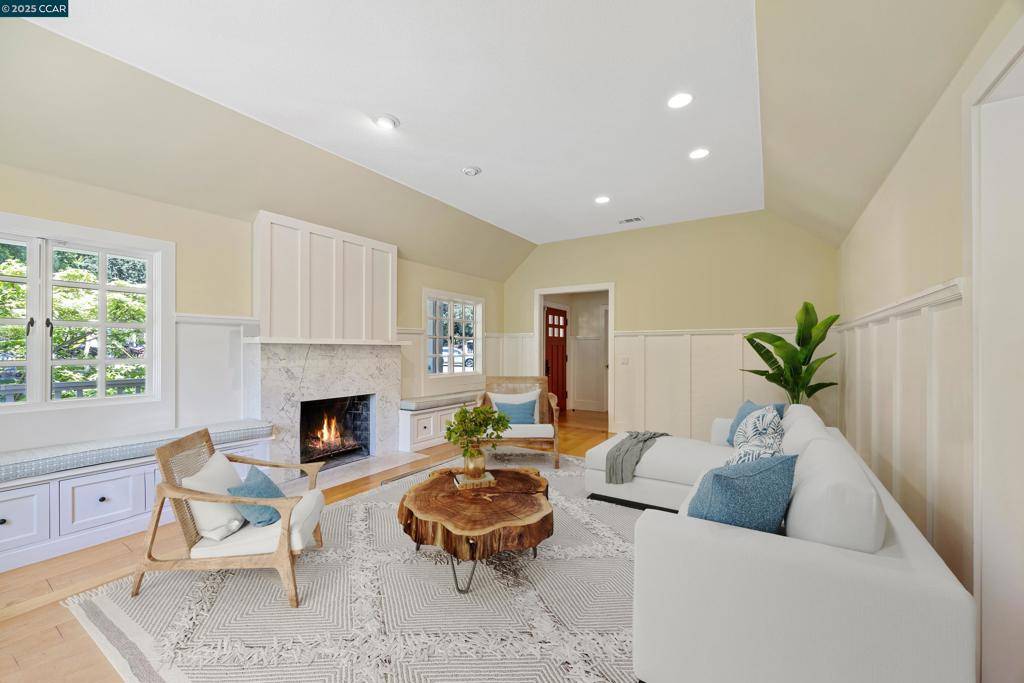 Lafayette, CA 94549,772 John Way