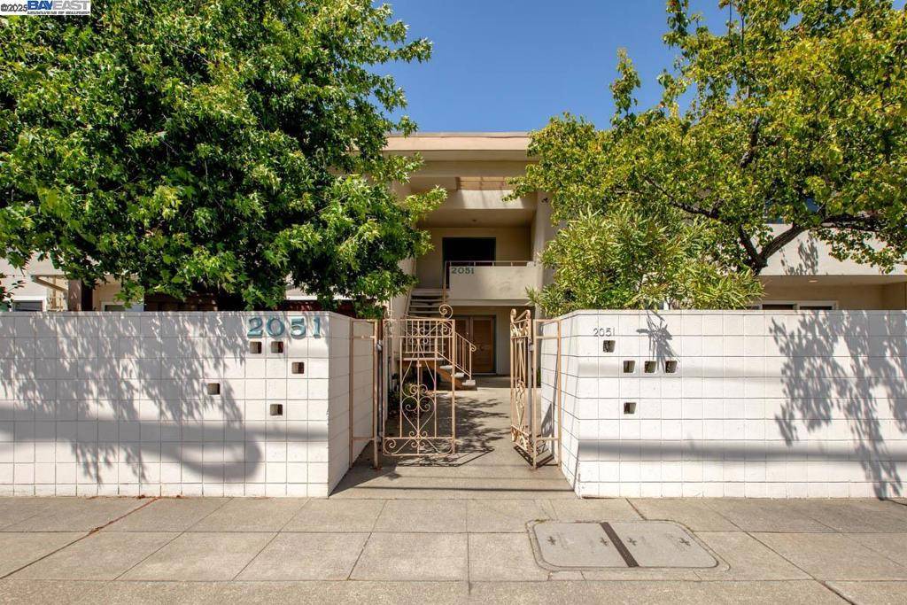Alameda, CA 94501,2051 Otis Dr #D