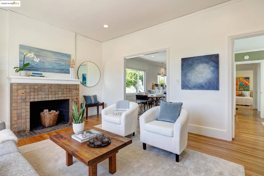 Berkeley, CA 94702,1385 Virginia St