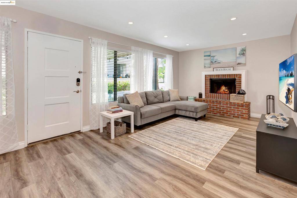 CA 92630,22192 Rim Pointe #6B