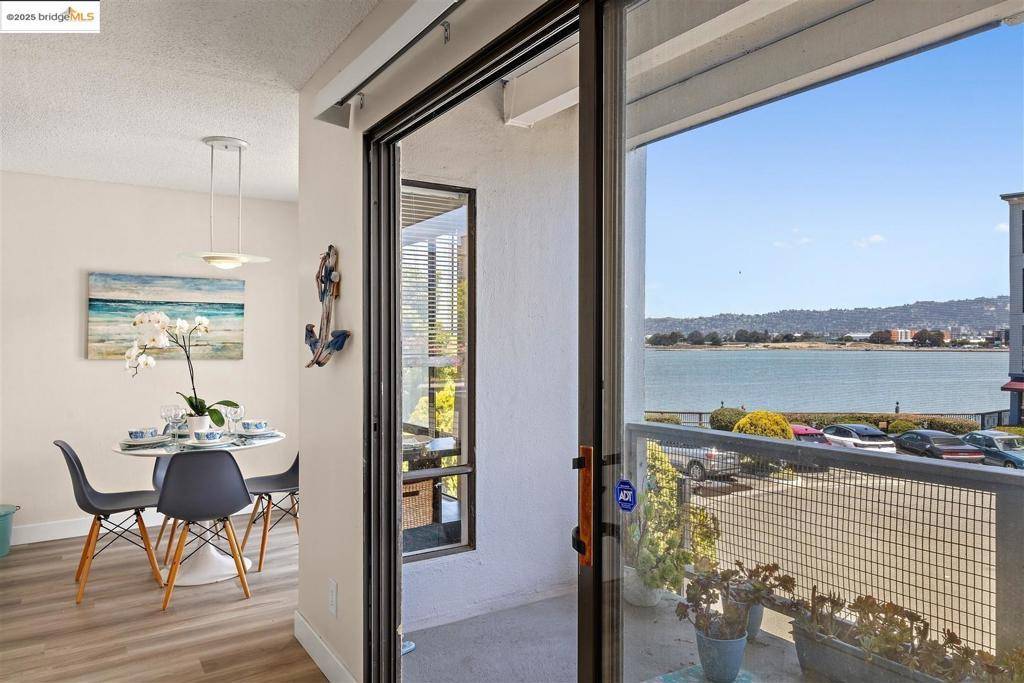 Emeryville, CA 94608,9 Commodore DR #A216