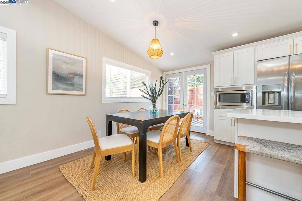 697 Lakewood Dr Sunnyvale, CA 94089