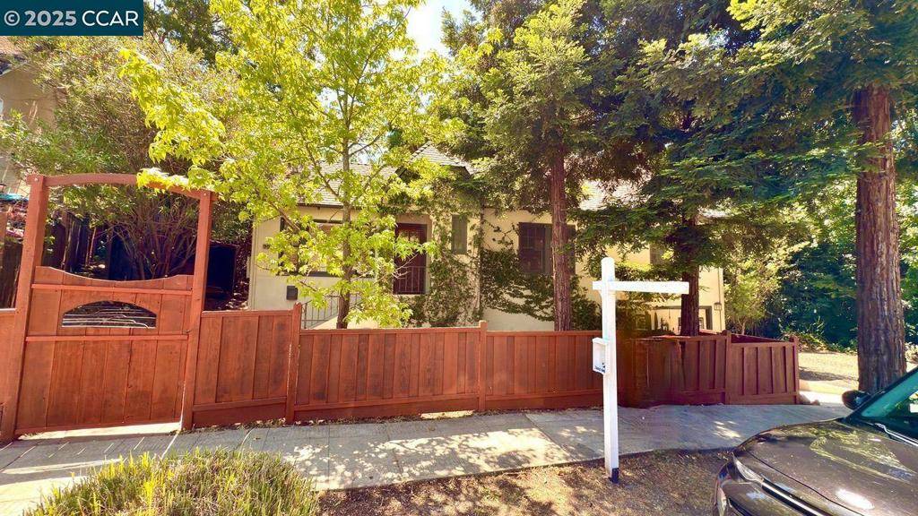 Martinez, CA 94553,900 Brown St