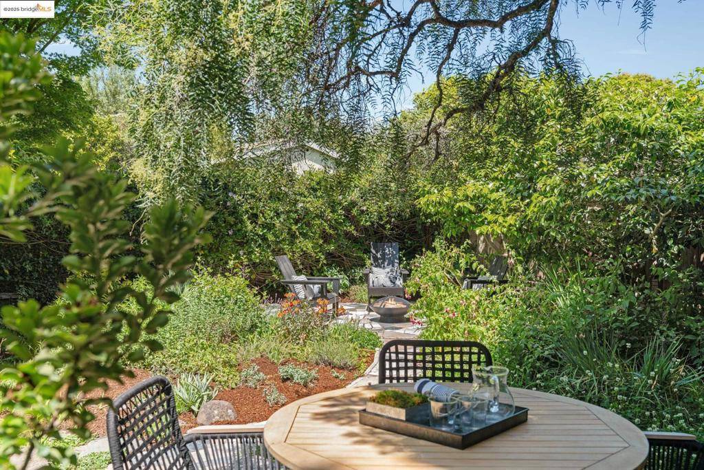 Albany, CA 94706,1013 Talbot Avenue