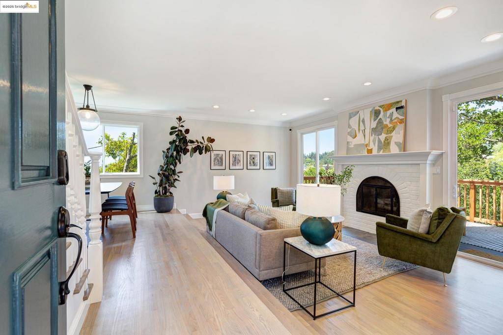 Piedmont, CA 94602,2 Cavendish Ln