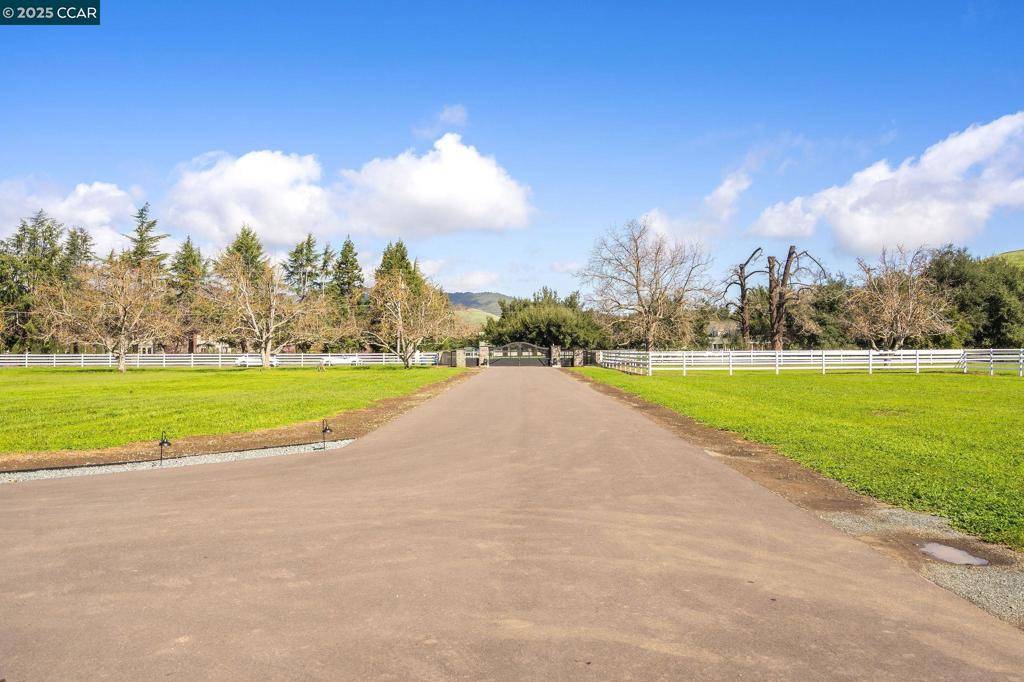 Danville, CA 94588,5400 Johnston Rd