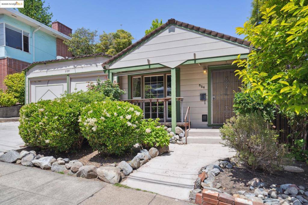 Oakland, CA 94610,594 Kenmore Ave