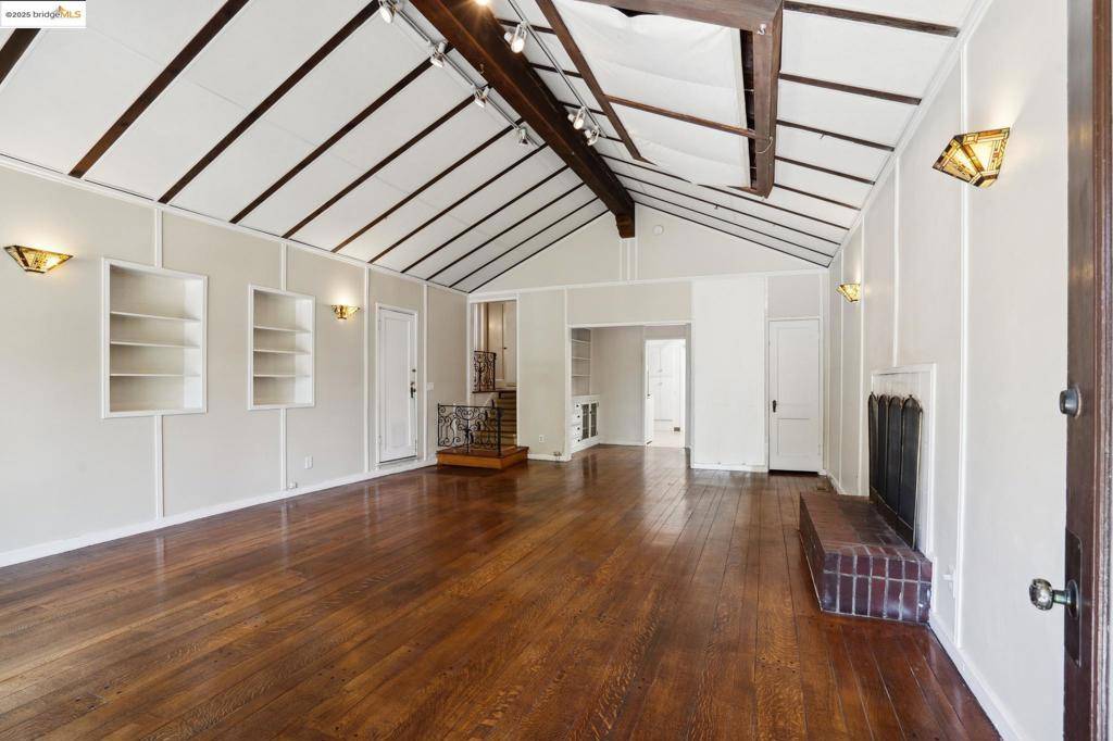Oakland, CA 94610,594 Kenmore Ave