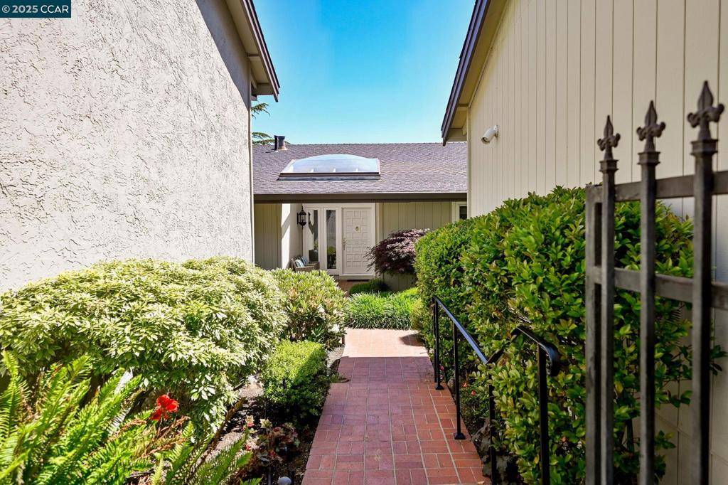 Moraga, CA 94556,112 Alta Mesa Ct