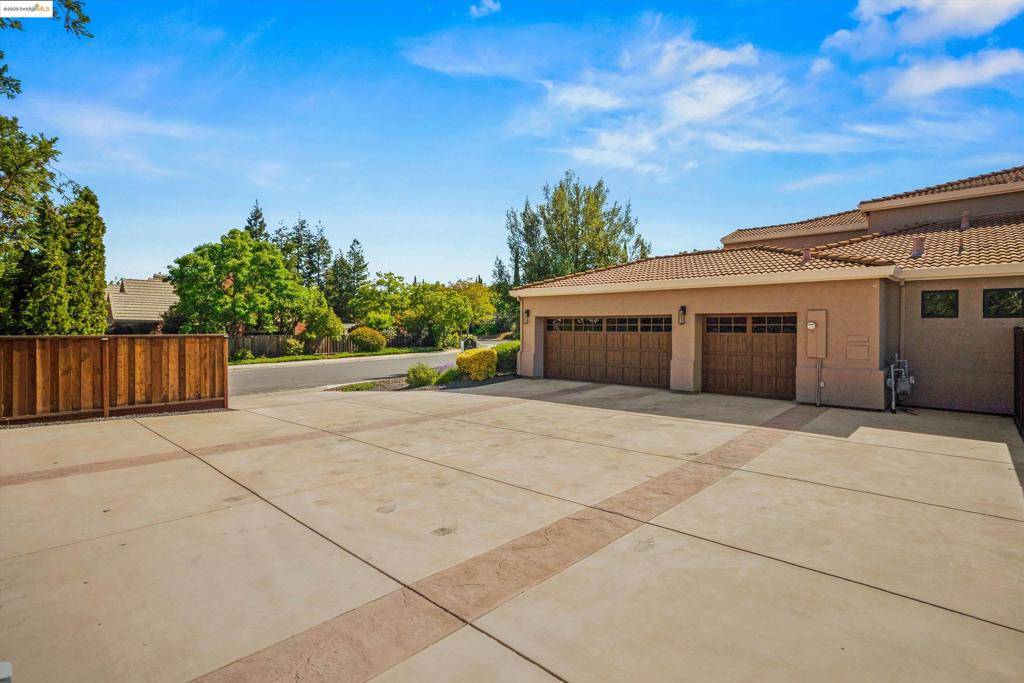 Livermore, CA 94550,379 Yukon Way