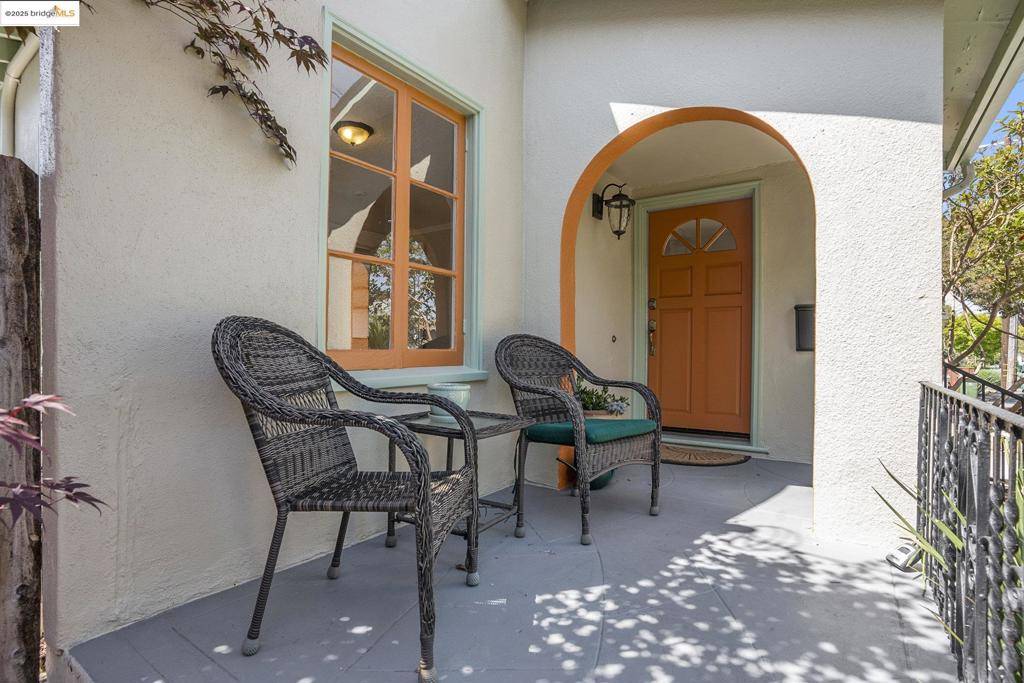 Berkeley, CA 94702,1252 Russell St