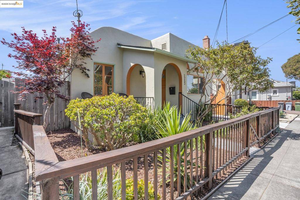Berkeley, CA 94702,1252 Russell St