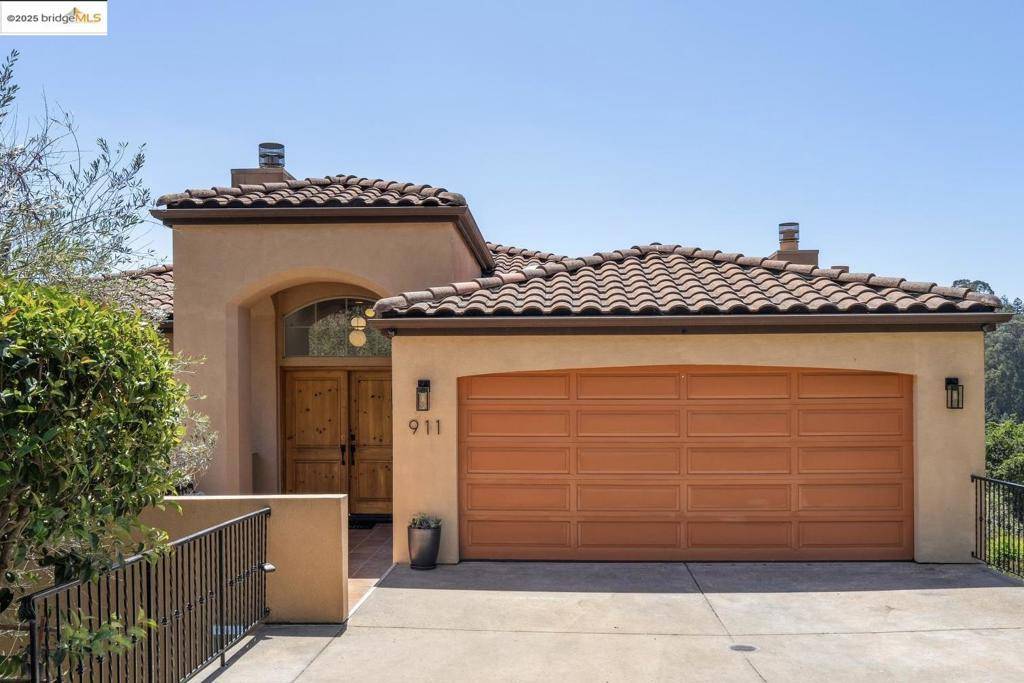 Oakland, CA 94611,911 Aquarius Way
