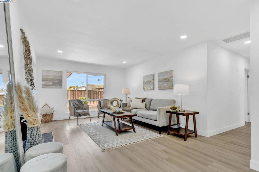 Hayward, CA 94544,519 Banbury St