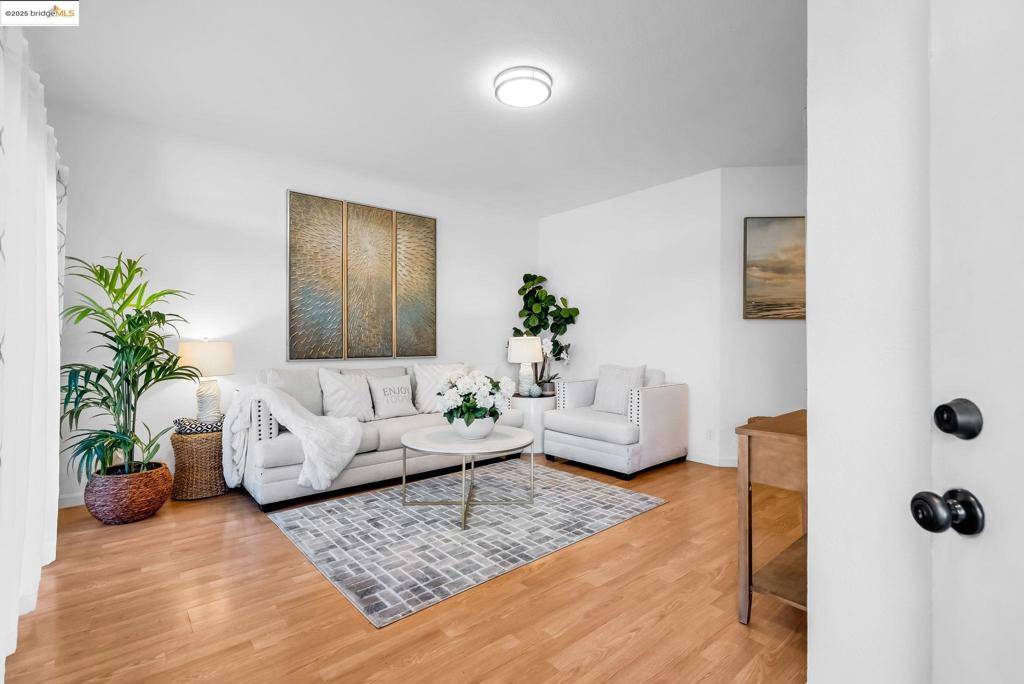 Union City, CA 94587,2912 Flint St #117