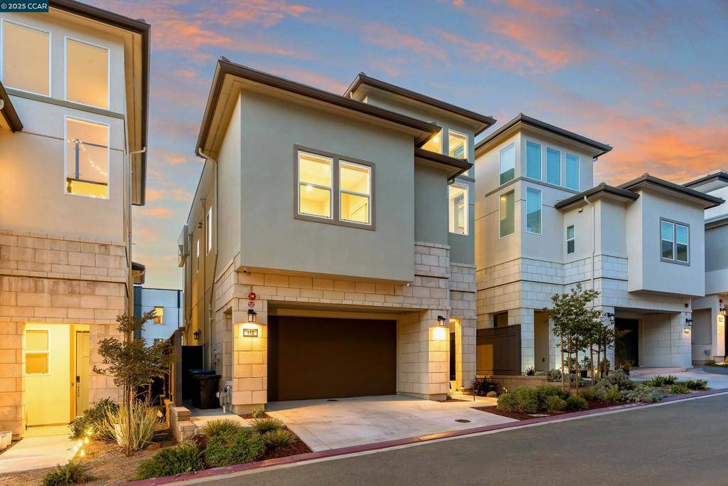 Daly City, CA 94014,112 Crape Ct