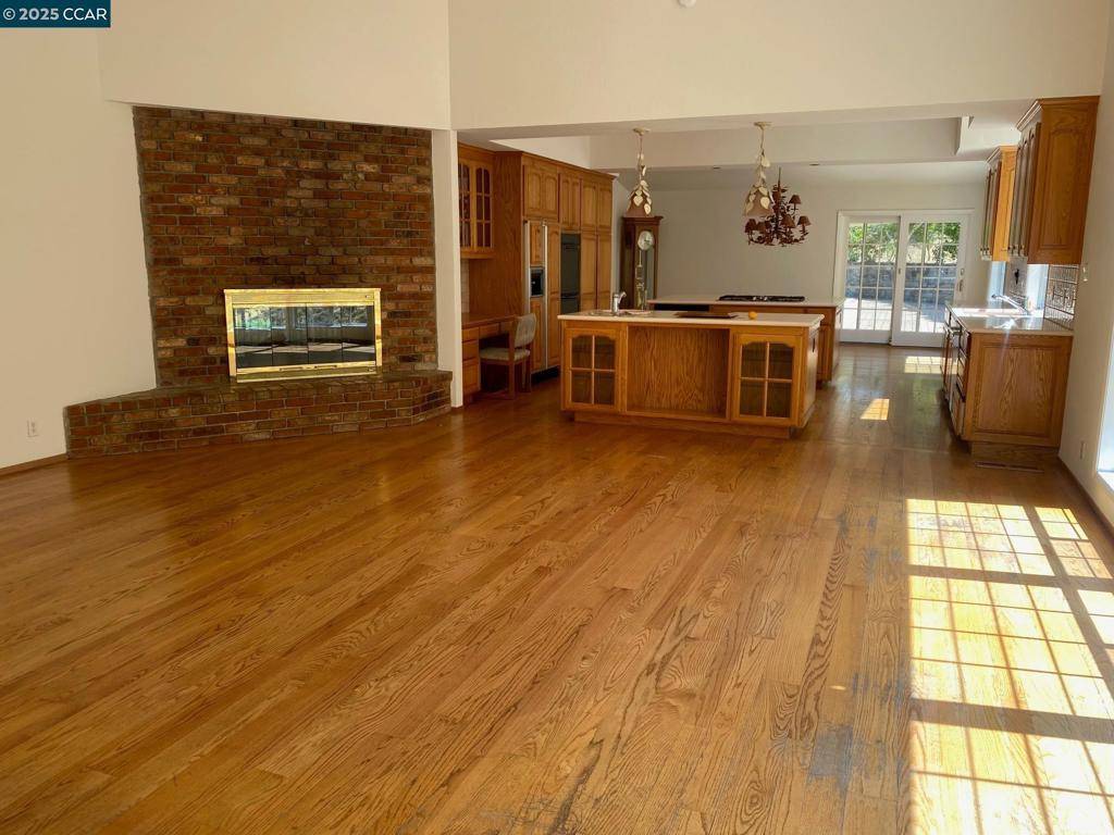 Martinez, CA 94553,4983 Milden Rd