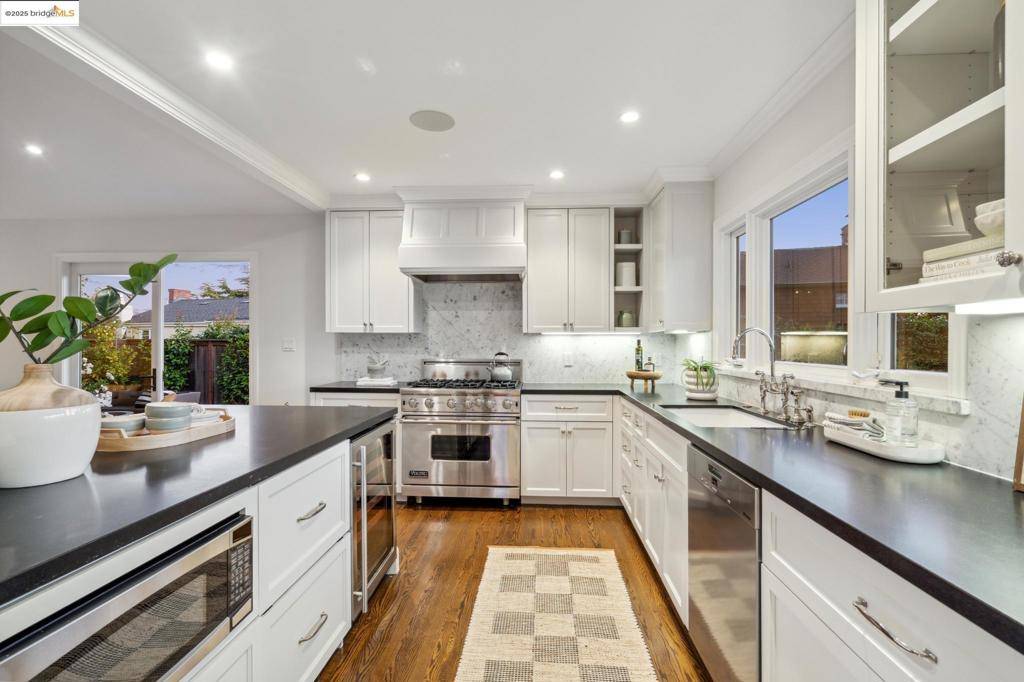 Piedmont, CA 94611-3421,412 Scenic Avenue