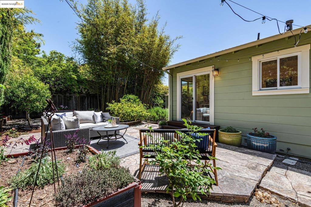Berkeley, CA 94710,2335 10Th St