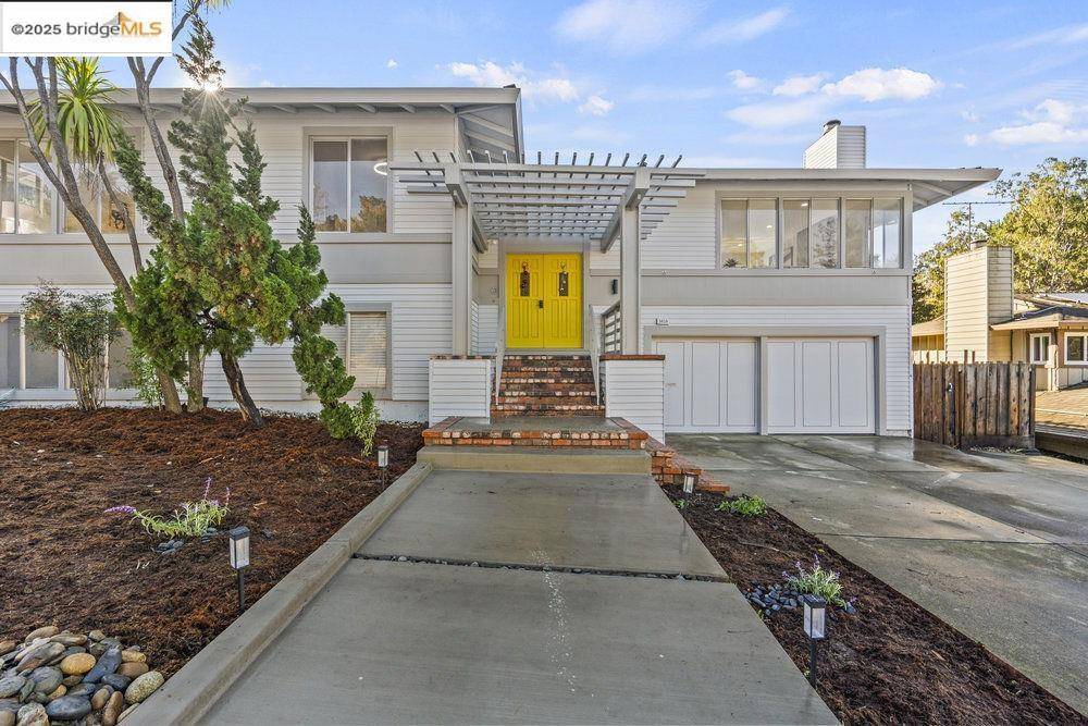 Hayward, CA 94542,3459 Pinewood Dr