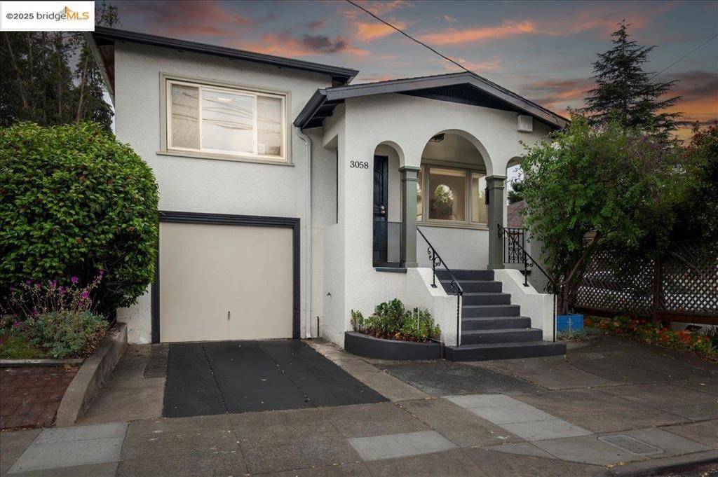 Oakland, CA 94602,3058 Berlin Way