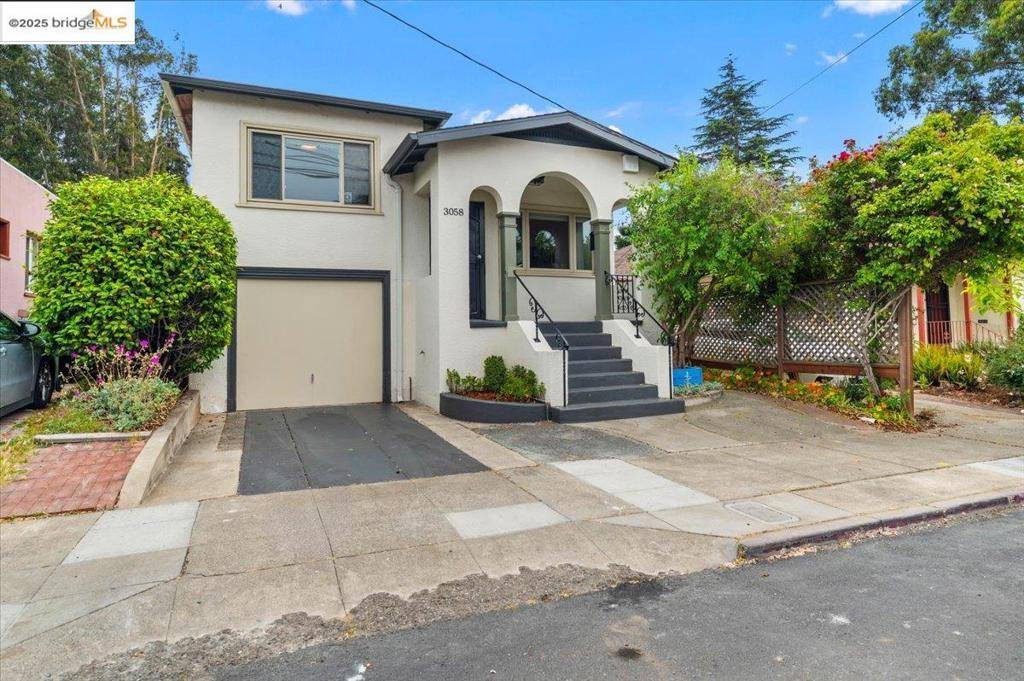 Oakland, CA 94602,3058 Berlin Way
