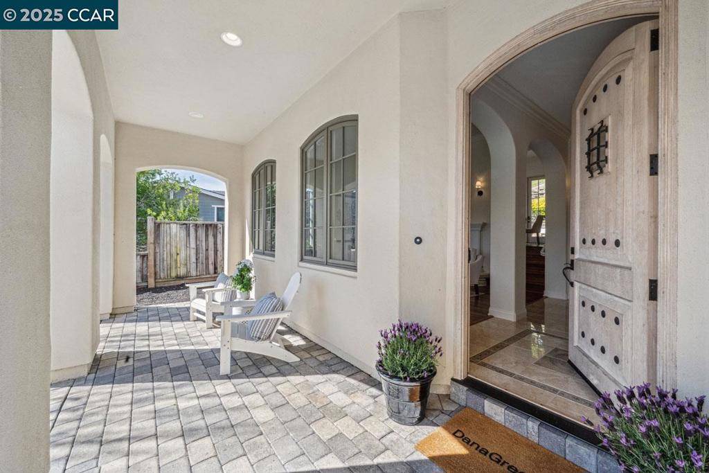Moraga, CA 94556,5 Moraga Valley Ln