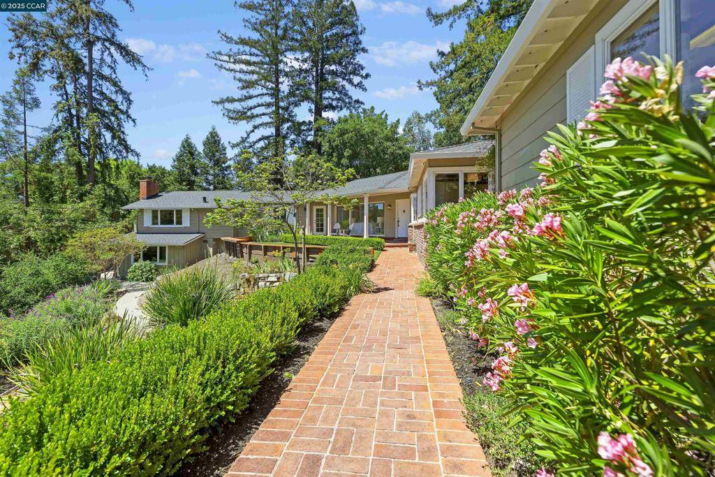 Lafayette, CA 94549,1087 Rahara Dr