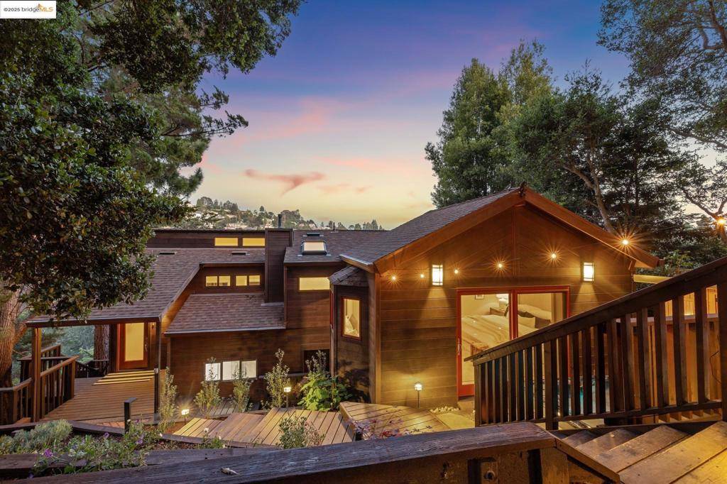 Oakland, CA 94611,55 Merriewood Cir