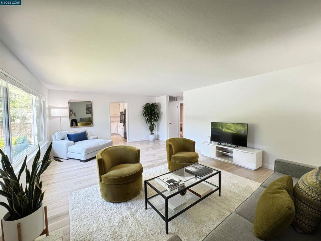 Moraga, CA 94556,2145 Donald Dr #1
