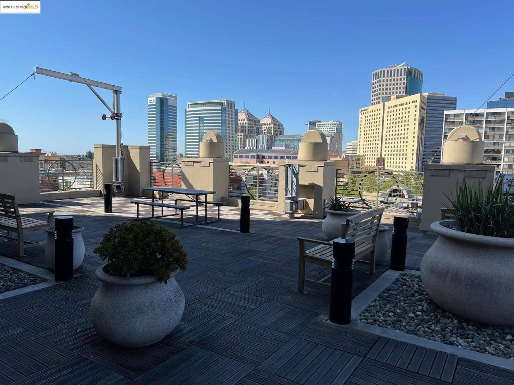 Oakland, CA 94607,423 7Th St #607