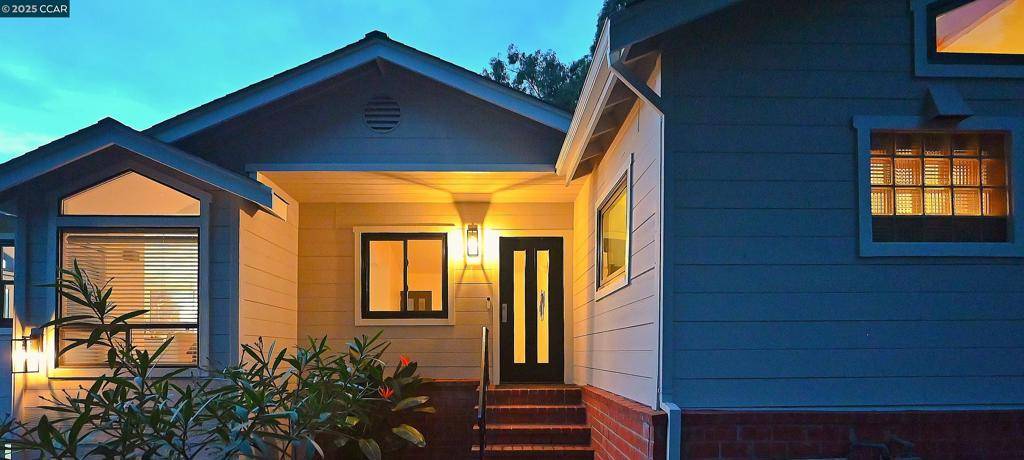 Oakland, CA 94605,7548 Altura Place