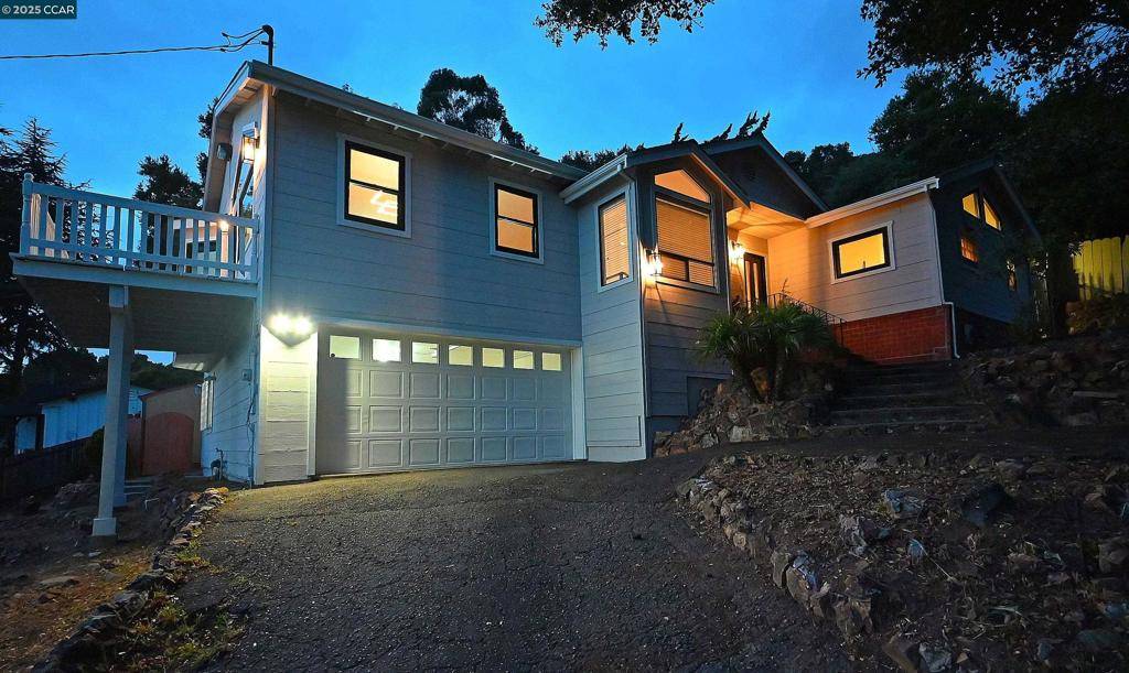 Oakland, CA 94605,7548 Altura Place