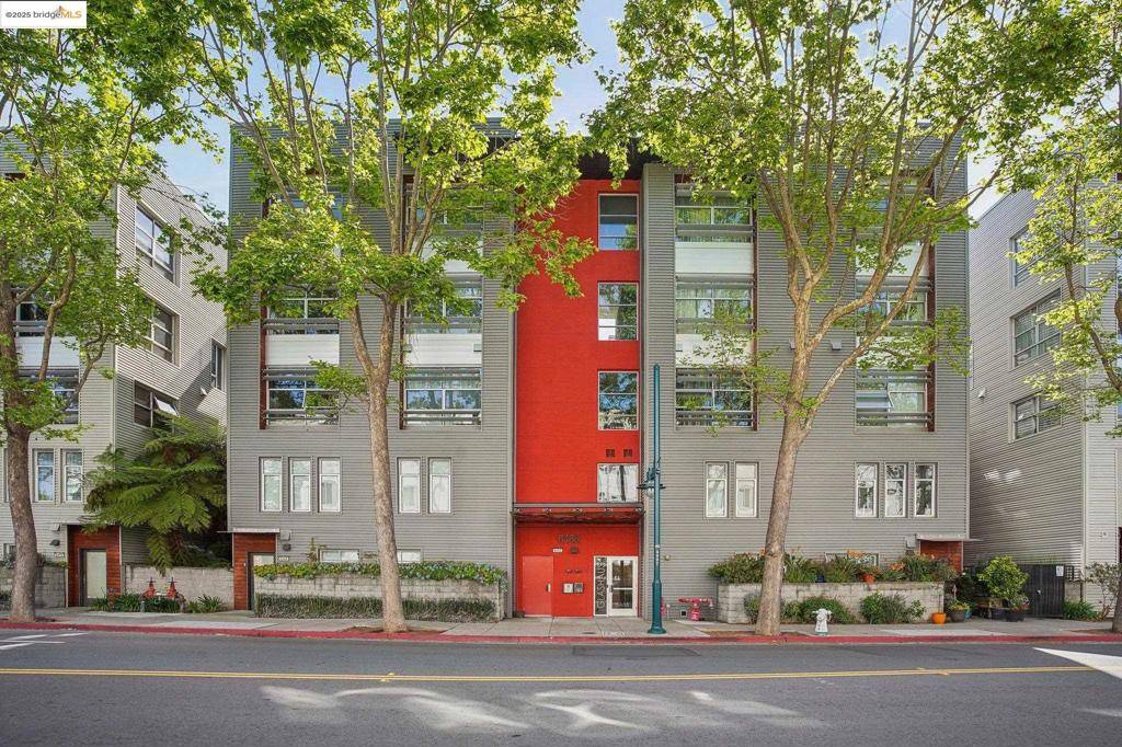 Emeryville, CA 94608,6466 Hollis St
