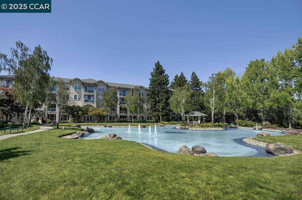 Walnut Creek, CA 94595,1840 Tice Creek Dr #2323