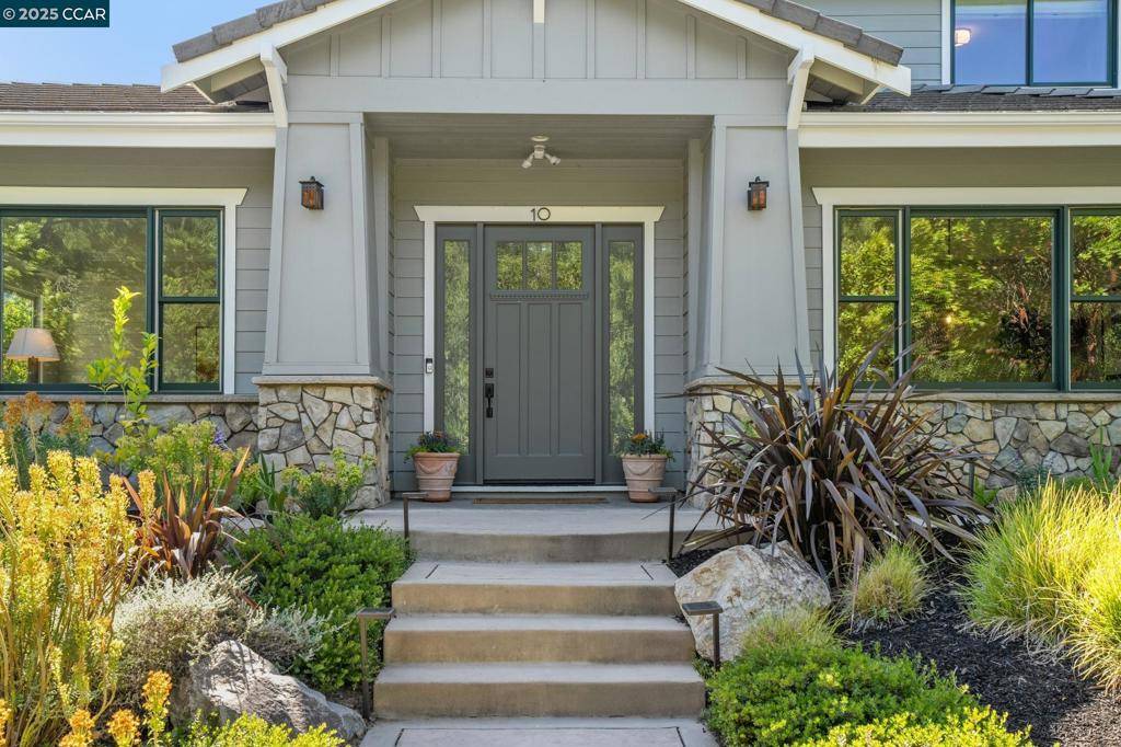 Lafayette, CA 94549-2602,10 Candlelight Lane