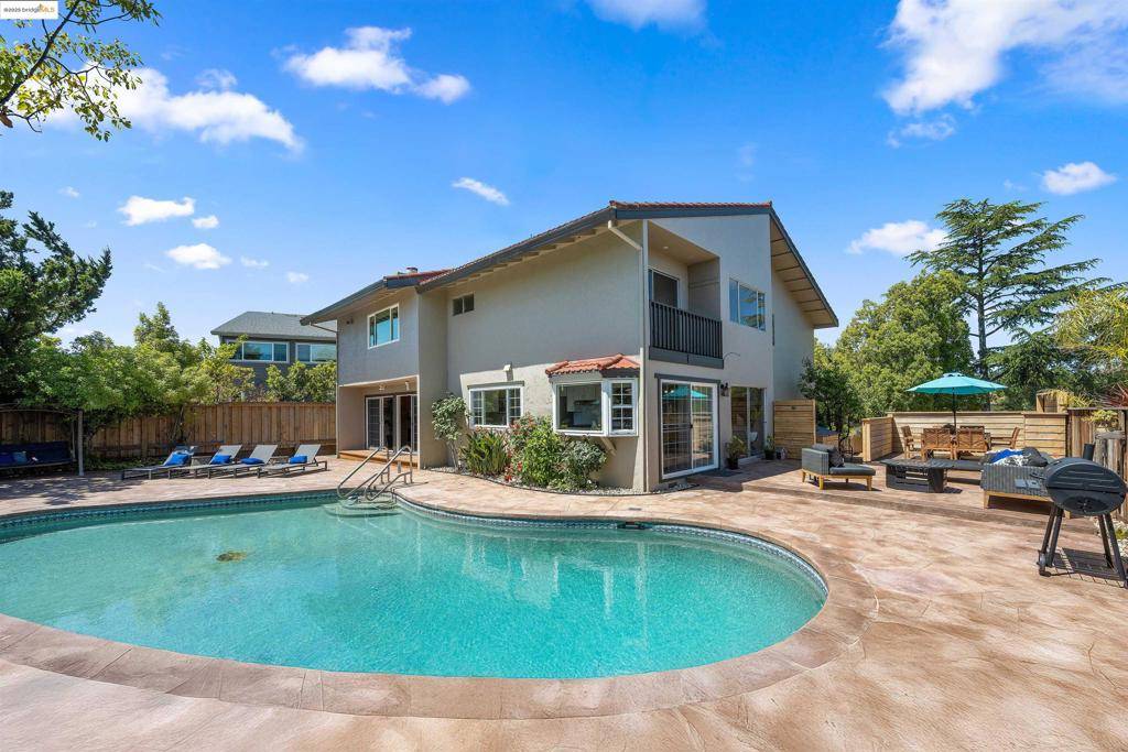 San Rafael, CA 94903,1051 Lea Dr