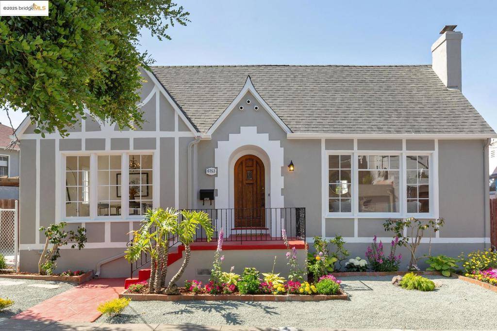Oakland, CA 94618,6753 Manor Crest