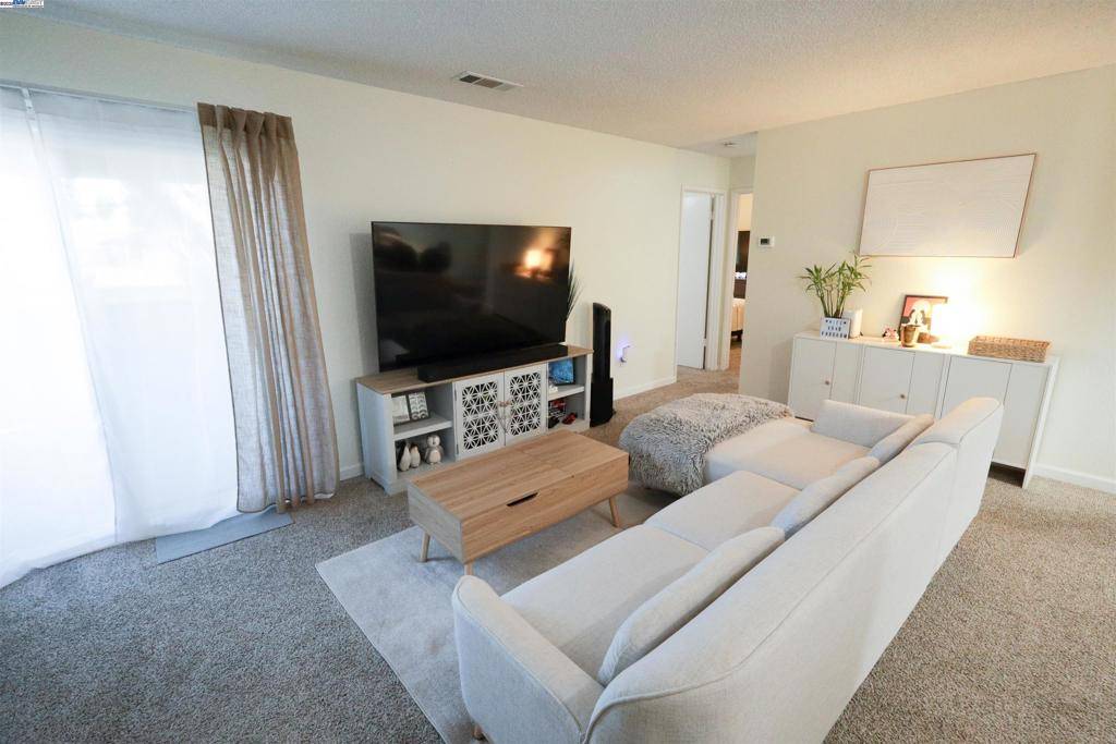 Manteca, CA 95337,480 Cherry Ln #E